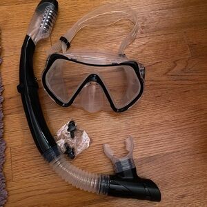 Black and Clear Snorkel Set